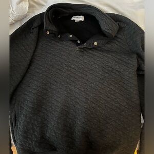 Men’s medium pullover sweatshirt/sweater